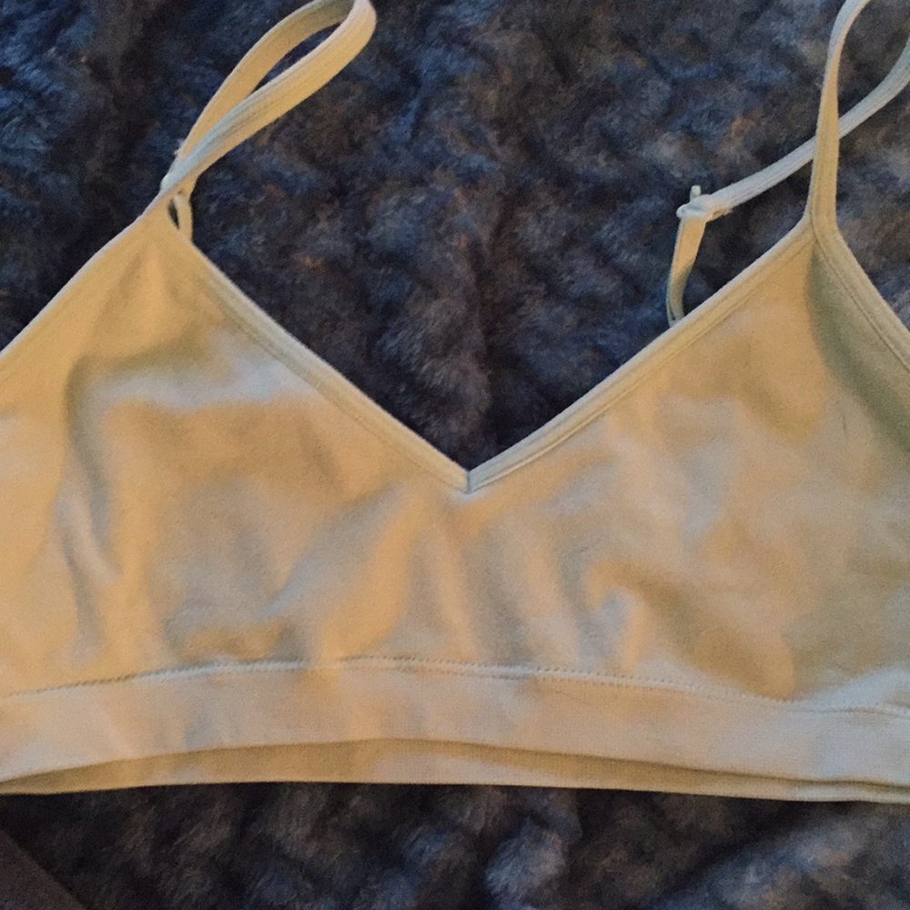 Bras - Picture 6 of 8